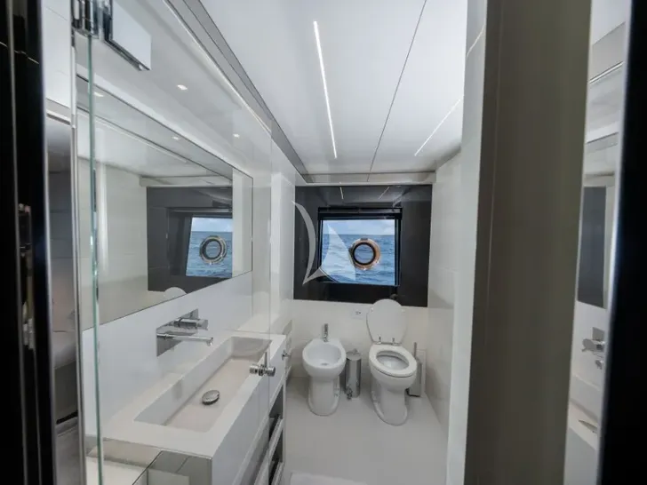 DARK HORSE Riva 100 Corsaro - VIP cabin bathroom DARK HORSE Riva 100 Corsaro - VIP cabin bathroom