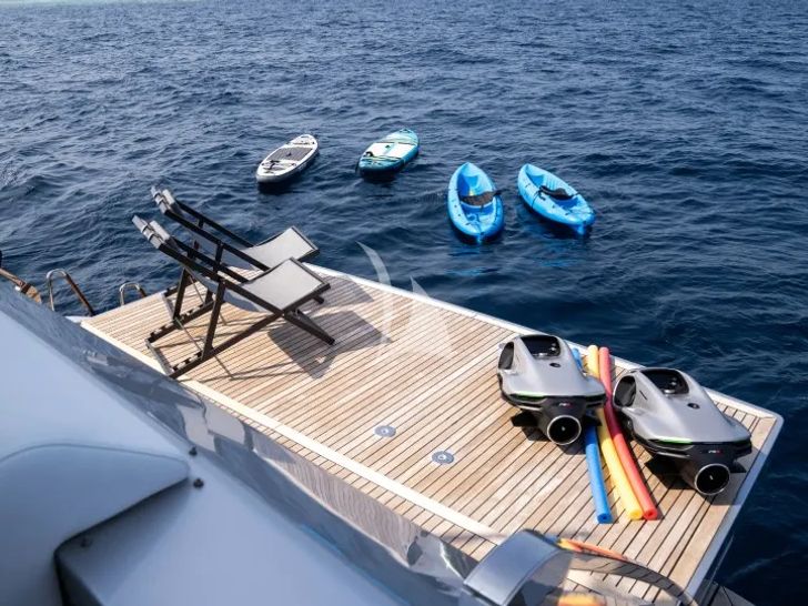 DARK HORSE Riva 100 Corsaro - swim platform with the water toys DARK HORSE Riva 100 Corsaro - swim platform with the water toys