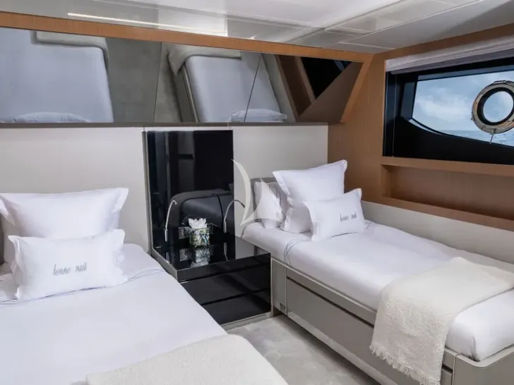 DARK HORSE Riva 100 Corsaro - twin cabin DARK HORSE Riva 100 Corsaro - twin cabin