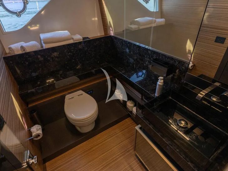 DATE NIGHT Ferretti 920 - VIP cabin 2 bathroom DATE NIGHT Ferretti 920 - VIP cabin 2 bathroom