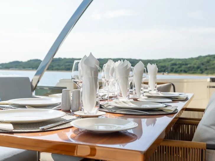 DATE NIGHT Ferretti 920 - alfresco dining set up DATE NIGHT Ferretti 920 - alfresco dining set up