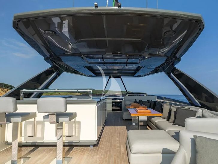 DATE NIGHT Ferretti 920 - flybridge seating DATE NIGHT Ferretti 920 - flybridge seating