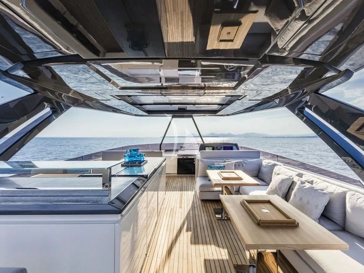 DATE NIGHT Ferretti 920 - flybridge DATE NIGHT Ferretti 920 - flybridge