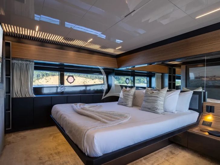 DATE NIGHT Ferretti 920 - master cabin DATE NIGHT Ferretti 920 - master cabin