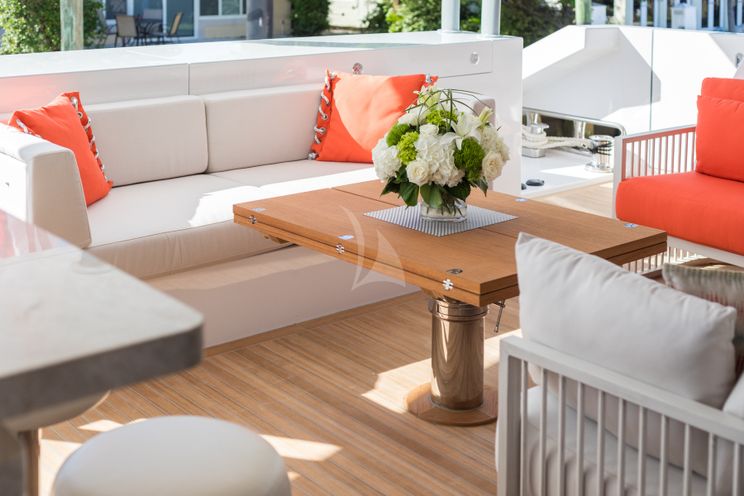 Charter Yacht DAY ONE - Hargrave Compass C92 - 4 Cabins - Nassau - Exumas - Bahamas