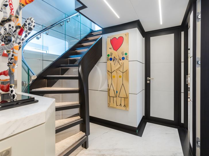 DAY ONE Hargrave Compass C92 - staircase DAY ONE Hargrave Compass C92 - staircase