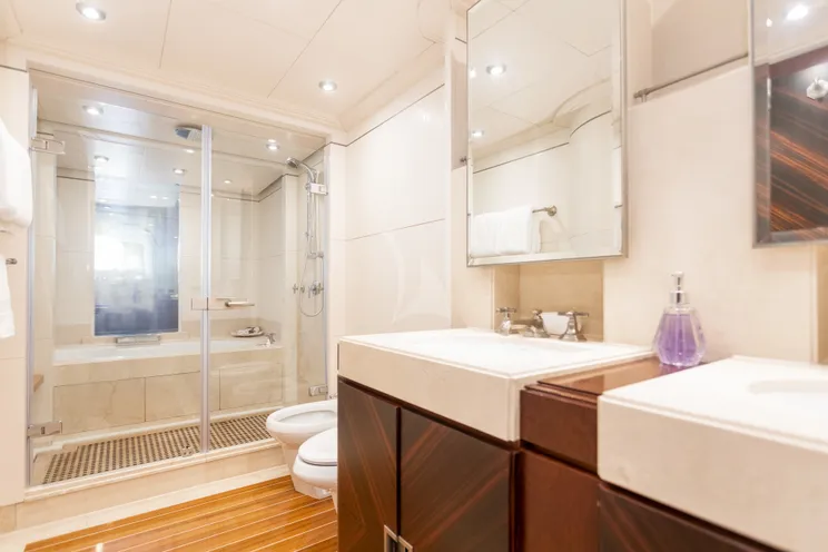 Charter Yacht DE LISLE III - Gulf Craft 42m - 5 Cabins - Australia - Fiji - Tahiti