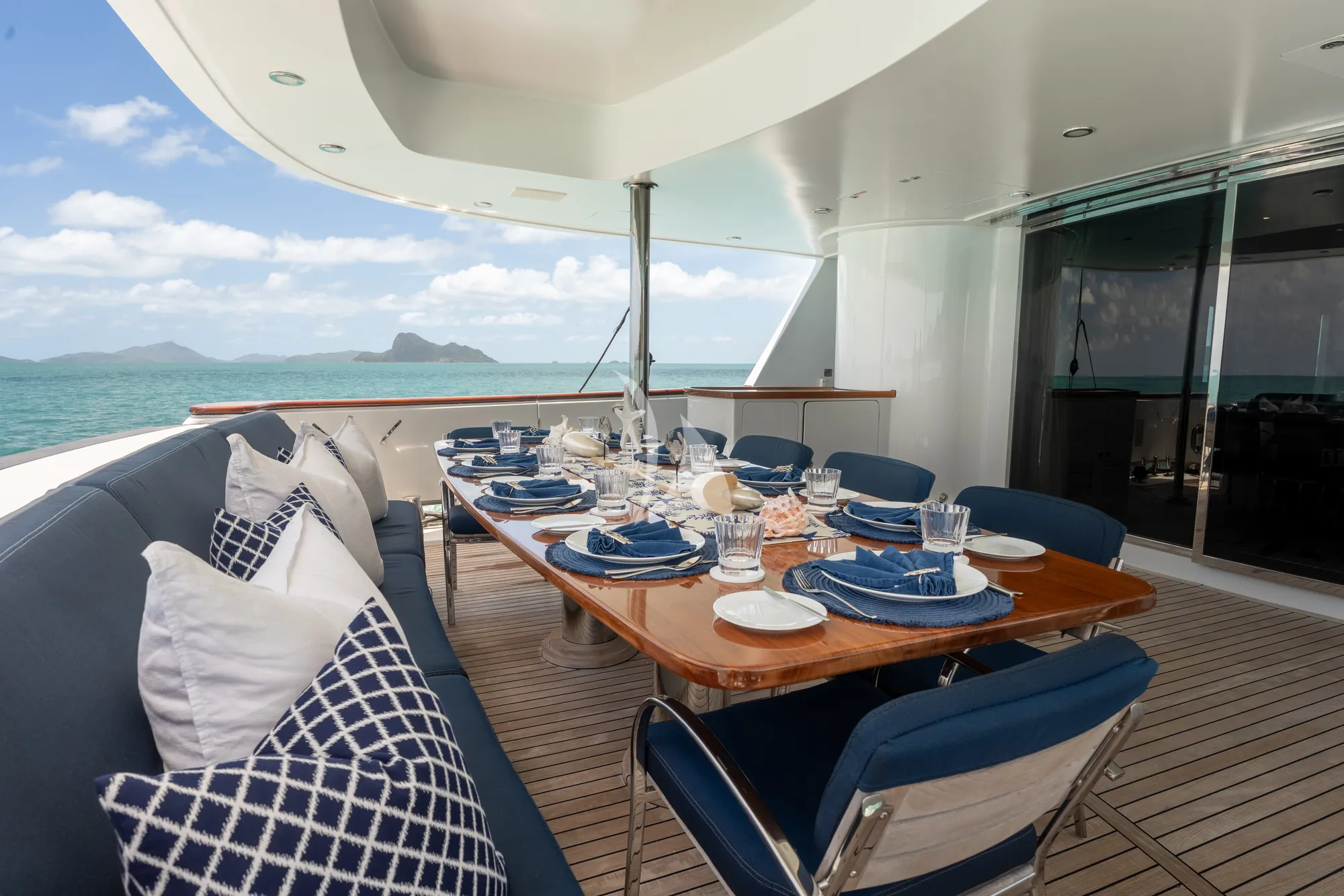 Charter Yacht DE LISLE III - Gulf Craft 42m - 5 Cabins - Australia - Fiji - Tahiti