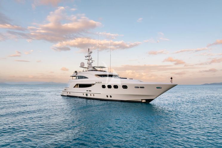 Charter Yacht DE LISLE III - Gulf Craft 42m - 5 Cabins - Australia - Fiji - Tahiti
