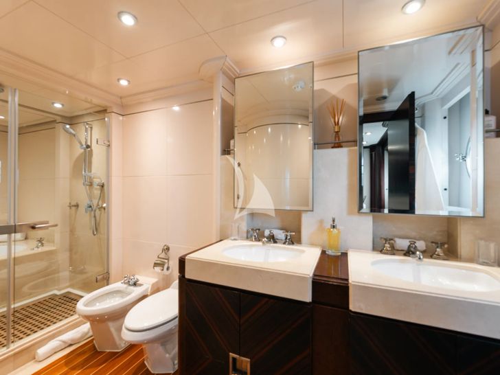 DE LISLE Master Ensuite DE LISLE Master Ensuite