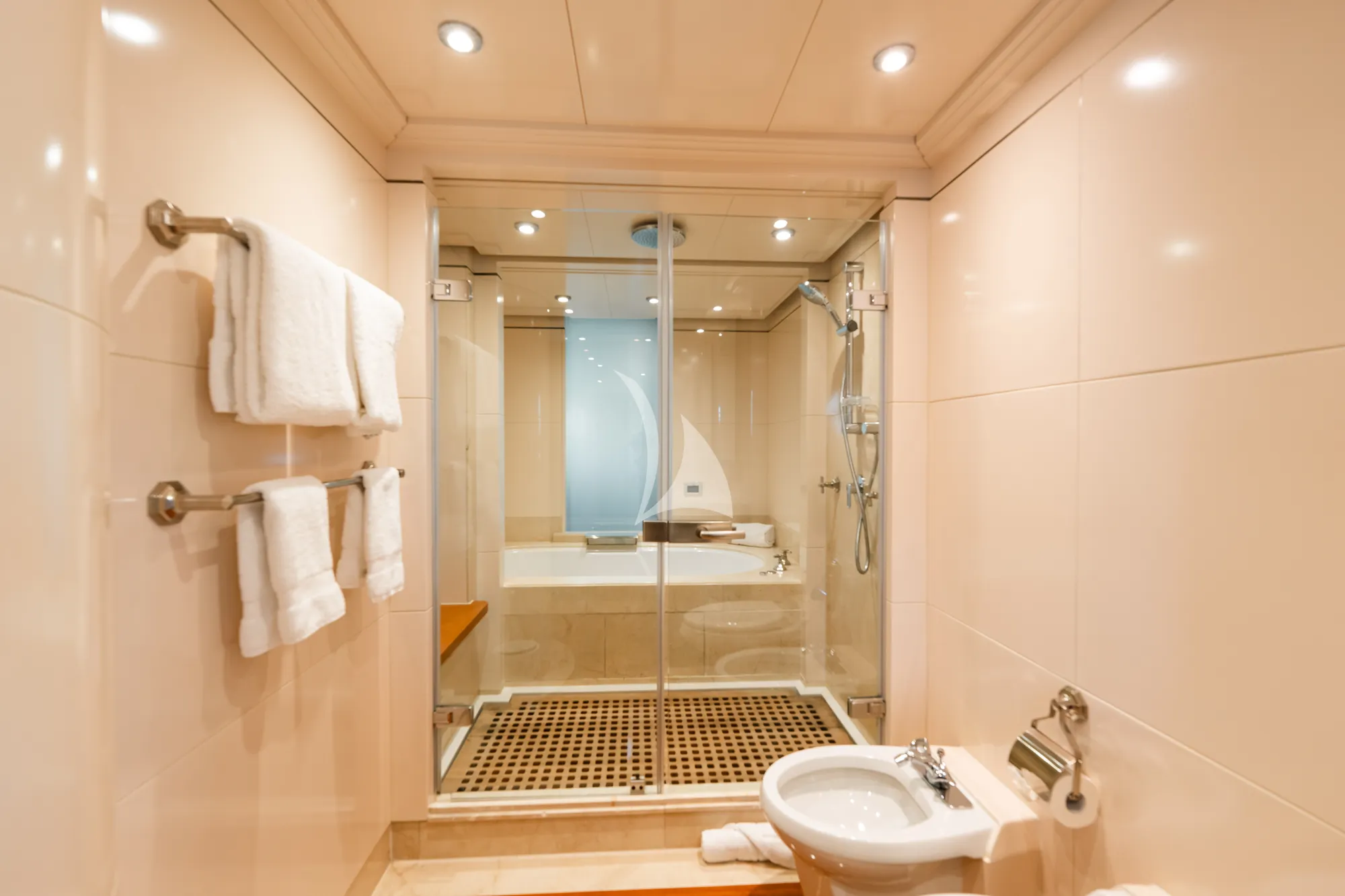 Charter Yacht DE LISLE III - Gulf Craft 42m - 5 Cabins - Australia - Fiji - Tahiti