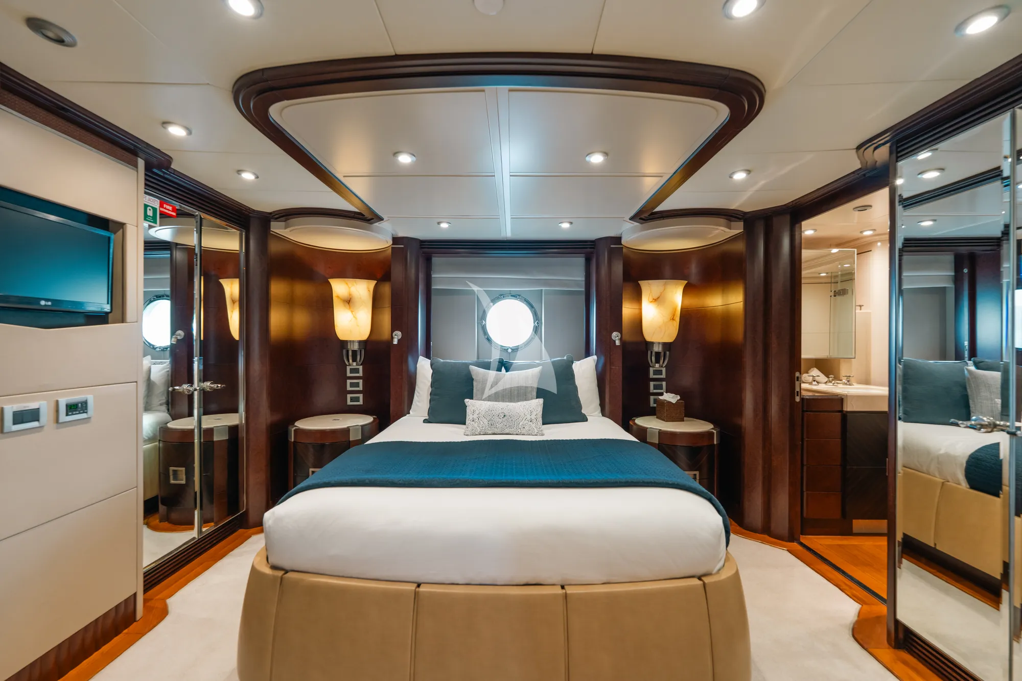 Charter Yacht DE LISLE III - Gulf Craft 42m - 5 Cabins - Australia - Fiji - Tahiti