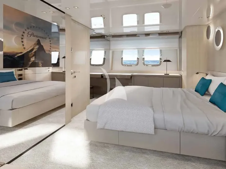 DELLAGRAZIA Sanlorenzo SX88 - master cabin bed and TV DELLAGRAZIA Sanlorenzo SX88 - master cabin bed and TV