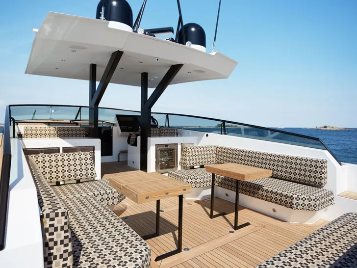 Delta 60 - upper deck Delta 60 - upper deck