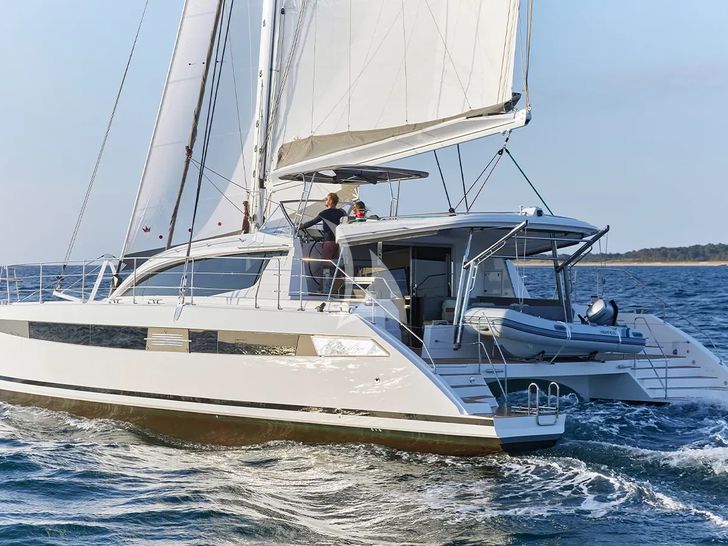DESTINATION UNKNOWN Privilege Signature 510 - cruising aft shot DESTINATION UNKNOWN Privilege Signature 510 - cruising aft shot