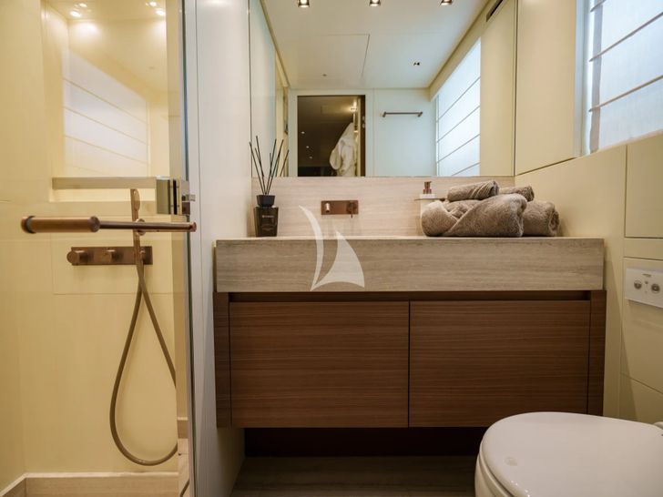 DESTINO Sanlorenzo SL86 - VIP cabin bathroom DESTINO Sanlorenzo SL86 - VIP cabin bathroom