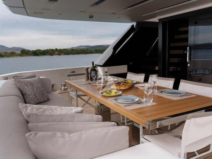 DESTINO Sanlorenzo SL86 - aft alfresco dining area DESTINO Sanlorenzo SL86 - aft alfresco dining area