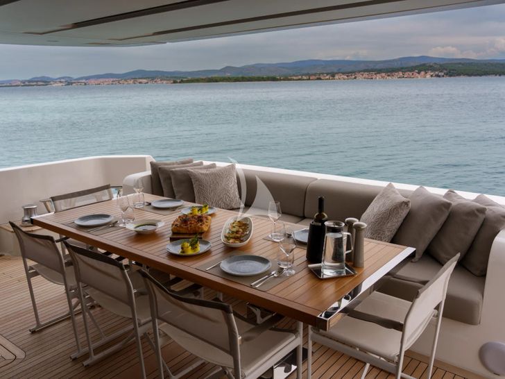 DESTINO Sanlorenzo SL86 - aft deck seating and dining DESTINO Sanlorenzo SL86 - aft deck seating and dining