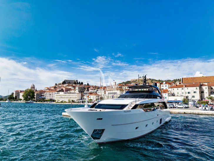 DESTINO Sanlorenzo SL86 - anchored DESTINO Sanlorenzo SL86 - anchored