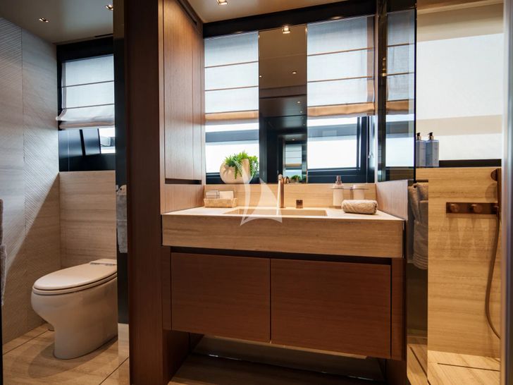 DESTINO Sanlorenzo SL86 - master cabin bathroom DESTINO Sanlorenzo SL86 - master cabin bathroom