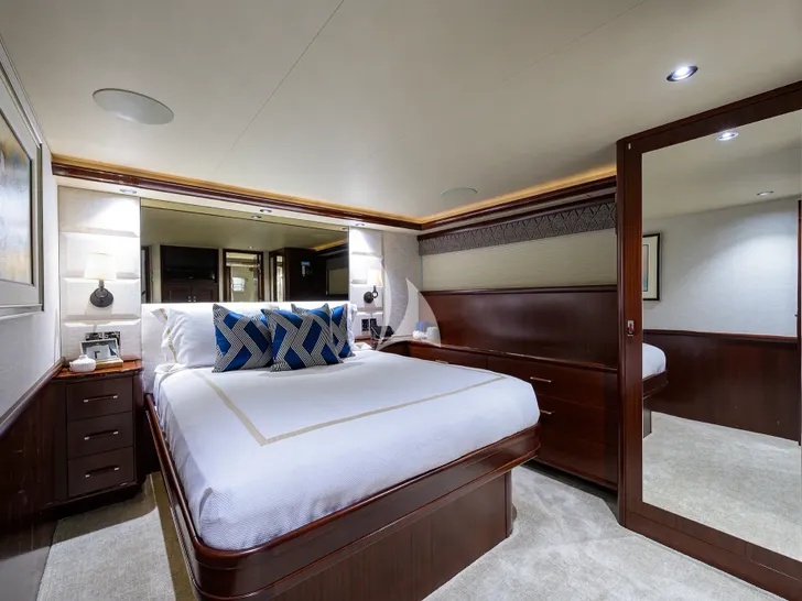 DETERMINATION Westport 112 - VIP cabin 1 DETERMINATION Westport 112 - VIP cabin 1