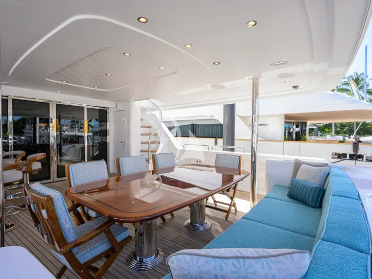 DETERMINATION Westport 112 - aft deck alfresco dining table DETERMINATION Westport 112 - aft deck alfresco dining table