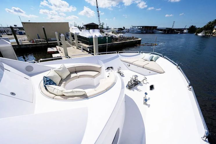 Charter Yacht DETERMINATION - Westport 112 - 4 Cabins - Nassau - Exumas - Bahamas