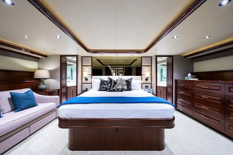 Charter Yacht DETERMINATION - Westport 112 - 4 Cabins - Nassau - Exumas - Bahamas