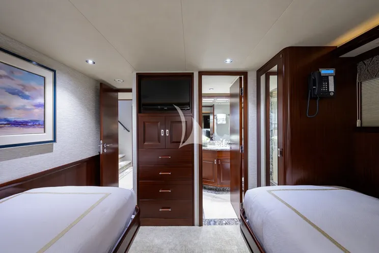 Charter Yacht DETERMINATION - Westport 112 - 4 Cabins - Nassau - Exumas - Bahamas