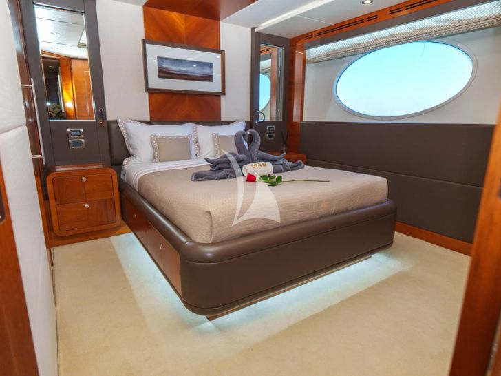 DIAM Gulf Graft Majesty 105 - VIP cabin DIAM Gulf Graft Majesty 105 - VIP cabin