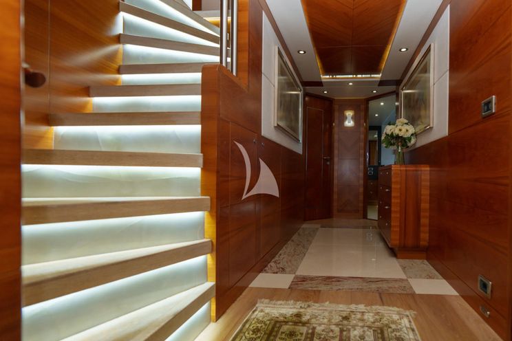 Charter Yacht DIAM - Gulf Graft Majesty 105 - 5 Cabins - Nice - Antibes - St Tropez - Cannes - French Riviera - Monaco