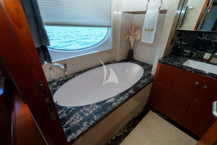 Charter Yacht DIAM - Gulf Graft Majesty 105 - 5 Cabins - Nice - Antibes - St Tropez - Cannes - French Riviera - Monaco