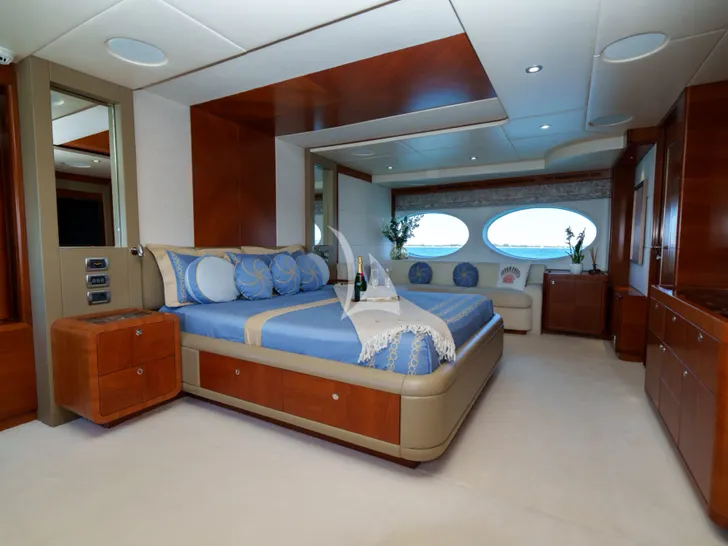 DIAM Gulf Graft Majesty 105 - master cabin DIAM Gulf Graft Majesty 105 - master cabin