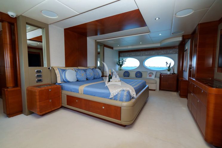Charter Yacht DIAM - Gulf Graft Majesty 105 - 5 Cabins - Nice - Antibes - St Tropez - Cannes - French Riviera - Monaco