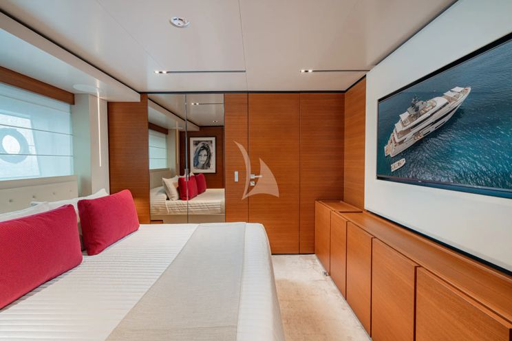 Charter Yacht DIANA II - Ferretti Custom Line Navetta 33 - 5 Cabins - Naples - Capri - Positano - Amalfi Coast - Italy