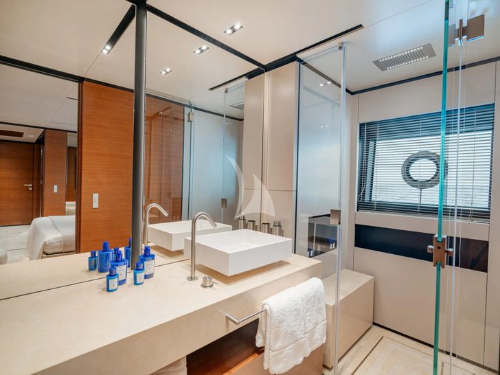 DIANA II Ferretti Double 2 Ensuite DIANA II Ferretti Double 2 Ensuite