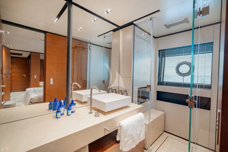 Charter Yacht DIANA II - Ferretti Custom Line Navetta 33 - 5 Cabins - Naples - Capri - Positano - Amalfi Coast - Italy