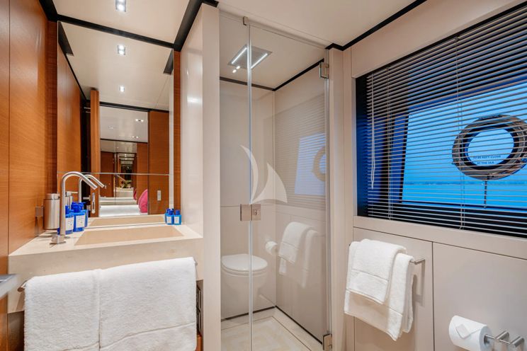 Charter Yacht DIANA II - Ferretti Custom Line Navetta 33 - 5 Cabins - Naples - Capri - Positano - Amalfi Coast - Italy