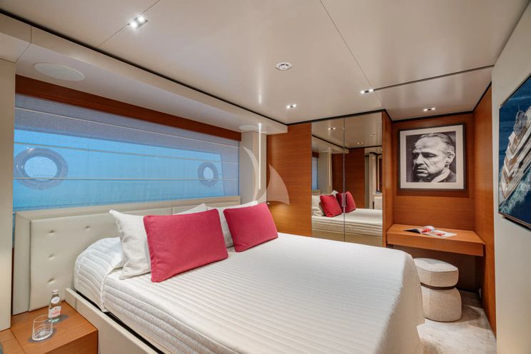 Charter Yacht DIANA II - Ferretti Custom Line Navetta 33 - 5 Cabins - Naples - Capri - Positano - Amalfi Coast - Italy