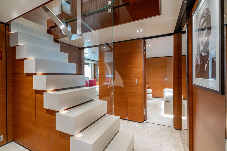 Charter Yacht DIANA II - Ferretti Custom Line Navetta 33 - 5 Cabins - Naples - Capri - Positano - Amalfi Coast - Italy