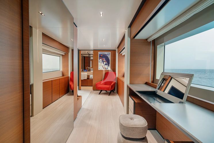 Charter Yacht DIANA II - Ferretti Custom Line Navetta 33 - 5 Cabins - Naples - Capri - Positano - Amalfi Coast - Italy