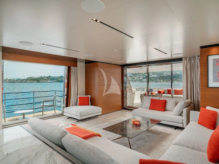 DIANA II Ferretti Salon DIANA II Ferretti Salon