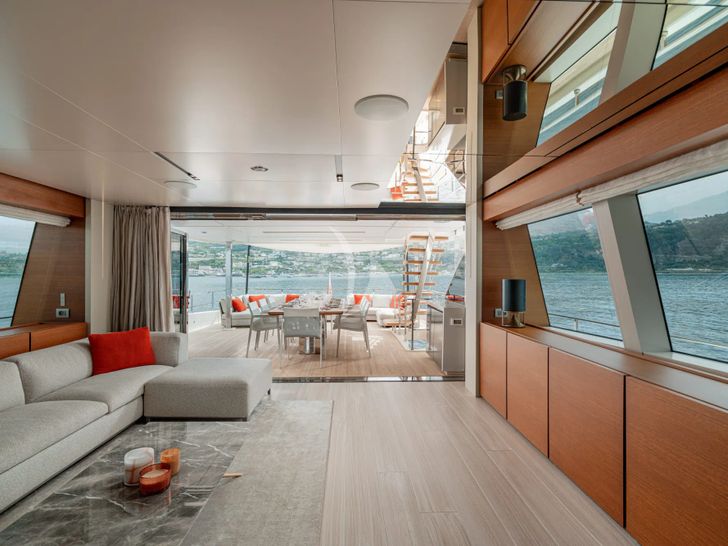 DIANA II Ferretti Skylounge Aft DIANA II Ferretti Skylounge Aft