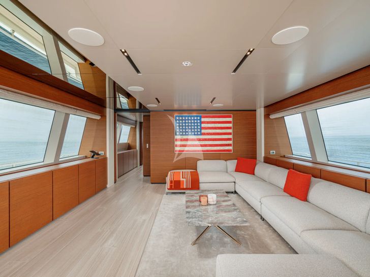 DIANA II Ferretti Skylounge DIANA II Ferretti Skylounge