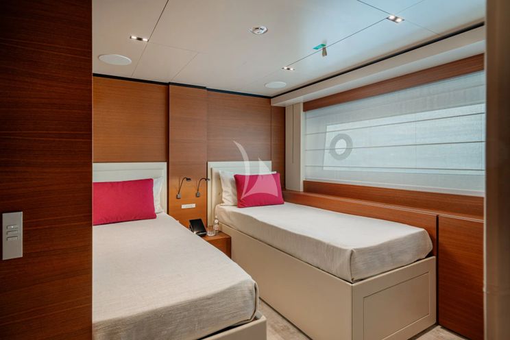 Charter Yacht DIANA II - Ferretti Custom Line Navetta 33 - 5 Cabins - Naples - Capri - Positano - Amalfi Coast - Italy