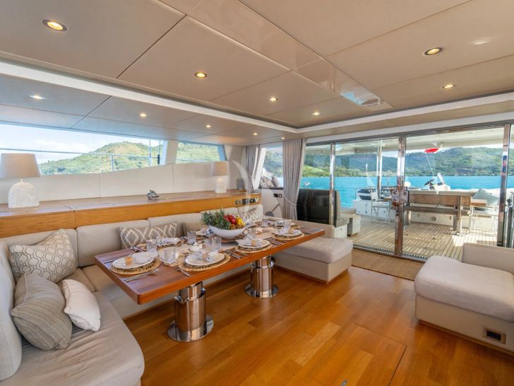 DIANA Sunreef Salon DIANA Sunreef Salon