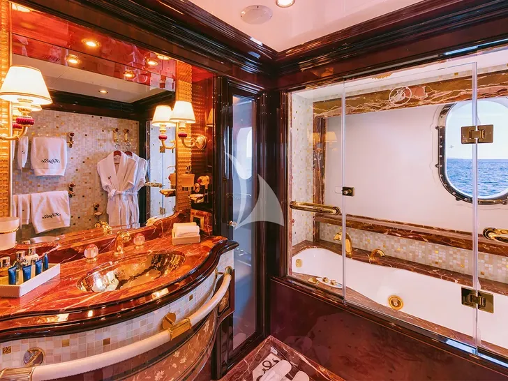 DILARA Benetti 59m - VIP cabin 1 bathroom DILARA Benetti 59m - VIP cabin 1 bathroom