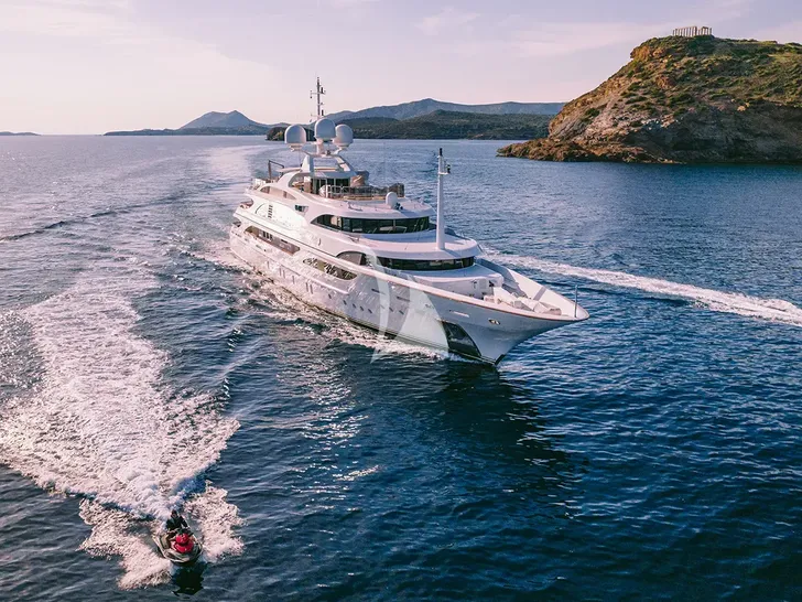 DILARA Benetti 59m - cruising bow view DILARA Benetti 59m - cruising bow view