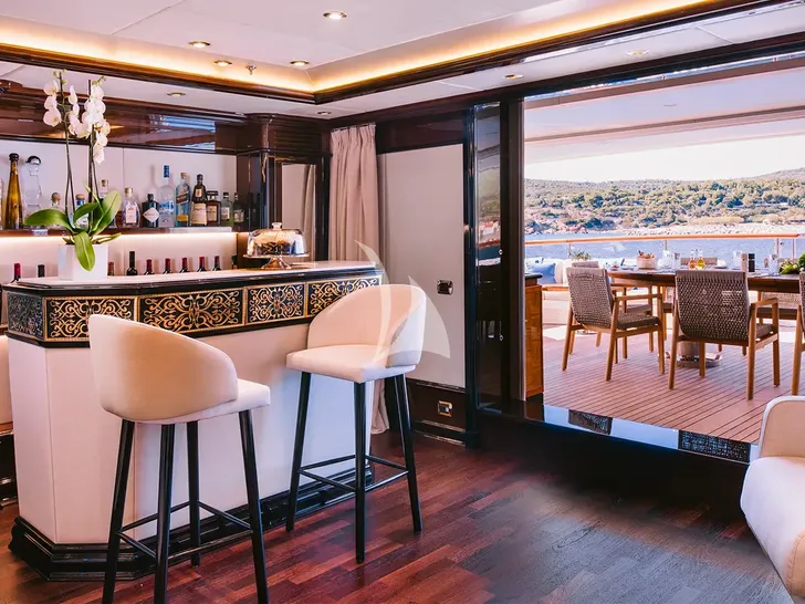 DILARA Benetti 59m - sky deck saloon bar DILARA Benetti 59m - sky deck saloon bar