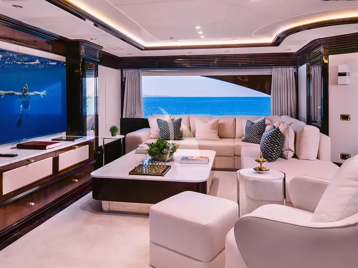 DILARA Benetti 59m - sky deck saloon DILARA Benetti 59m - sky deck saloon